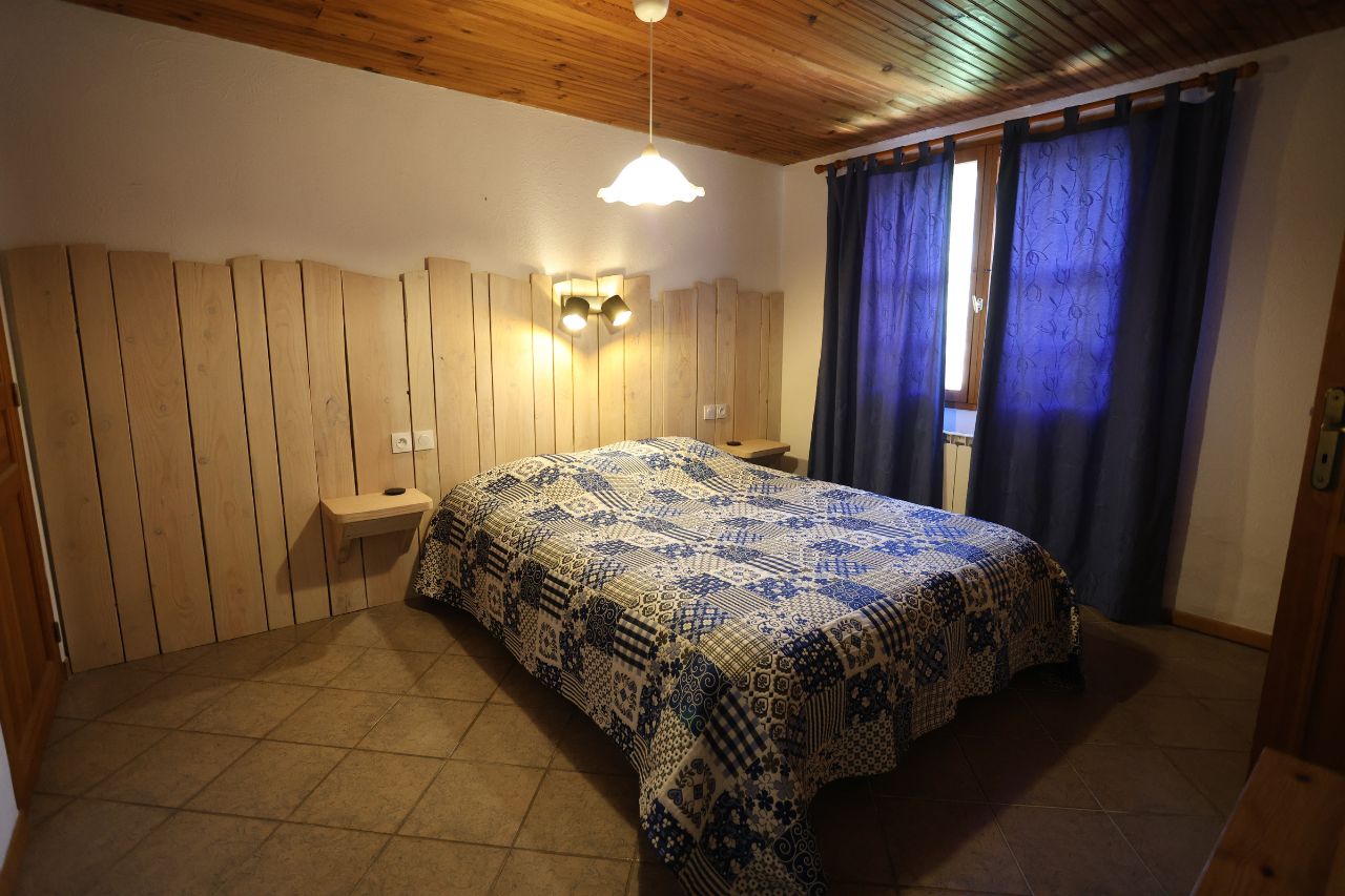 Chambre parentale du gîte Mimosa