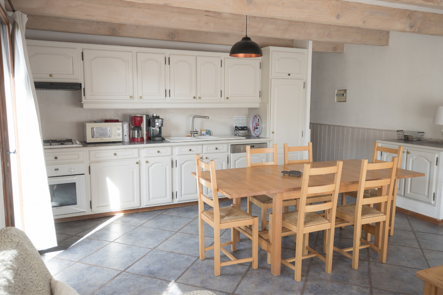 Salle à manger du gîte Garrigue