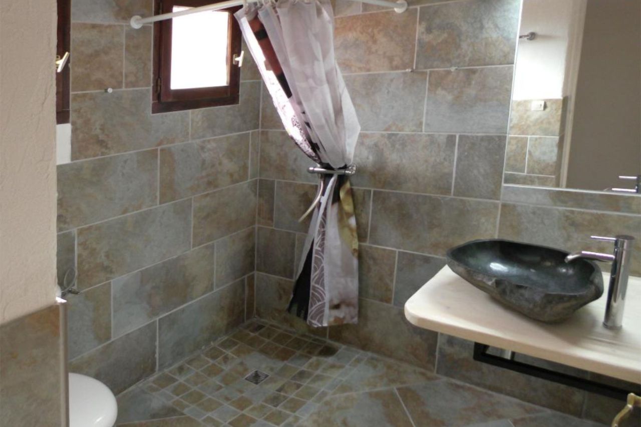 Salle de douche du gîte Papillon
